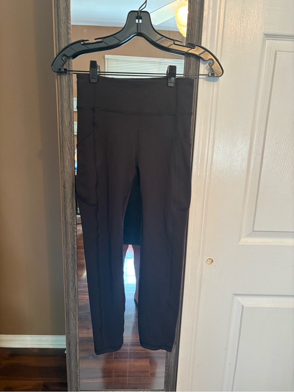 Lululemon high-Waist Black Active Leggings with Side Pockets